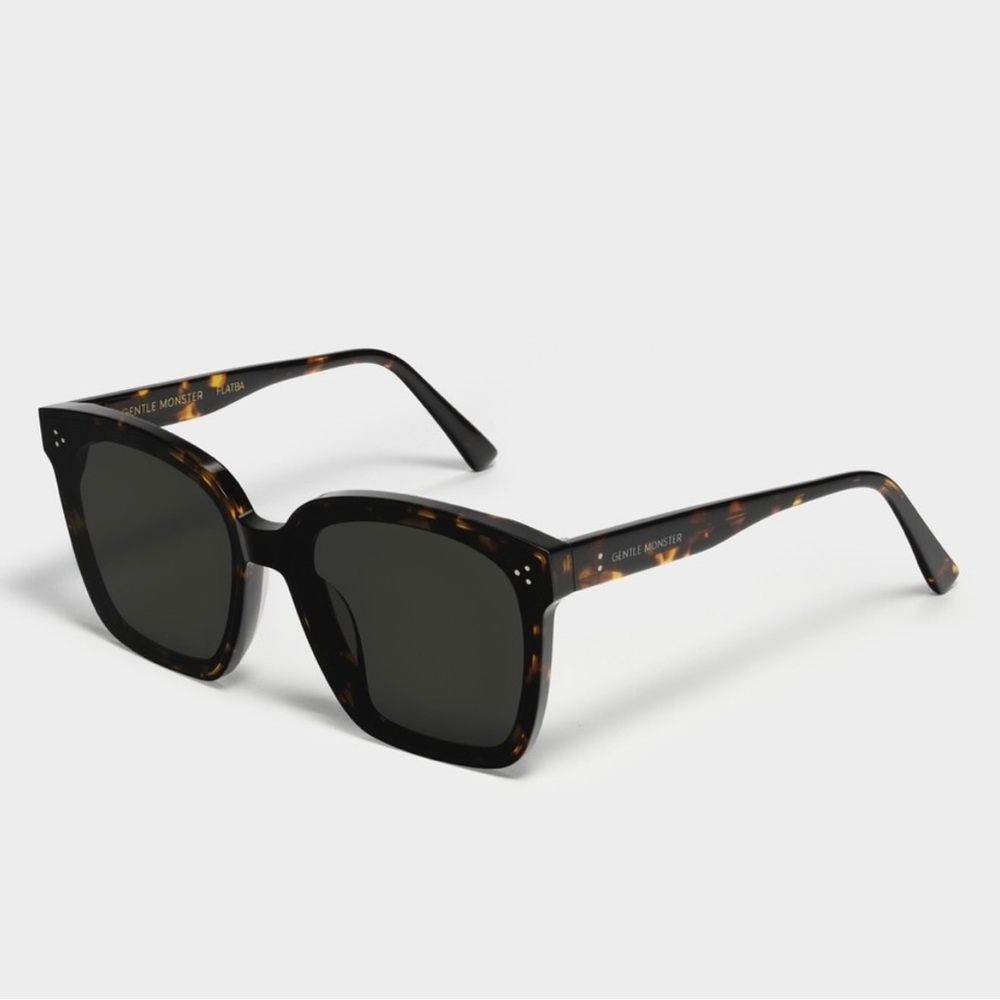 NWOT Gentle Monster Dreamer 17 T1 Sunglasses